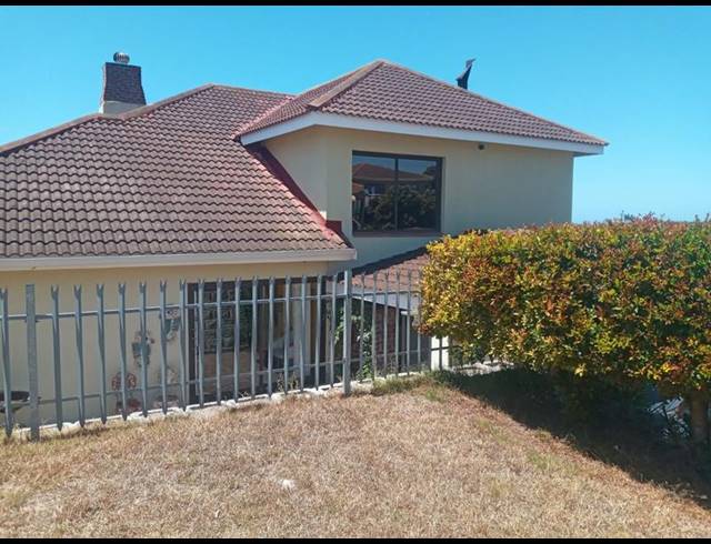 3 BEDROOM HOUSE FOR SALE IN ASTON BAY